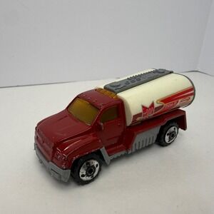Matchbox 2001 Tanker Truck Red White Station 01 Diecast 1:64 Scale Hero City